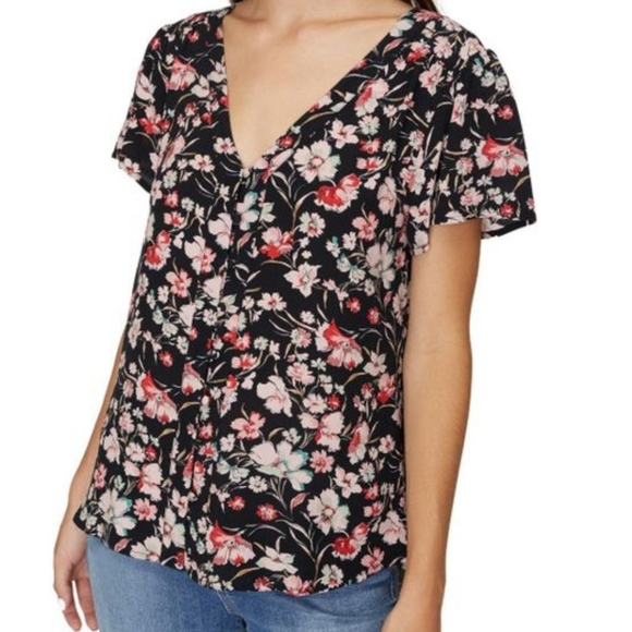 Sanctuary Tops - Sanctuary Floral Short Sleeve Button Up Top. Size Medium. Black background.